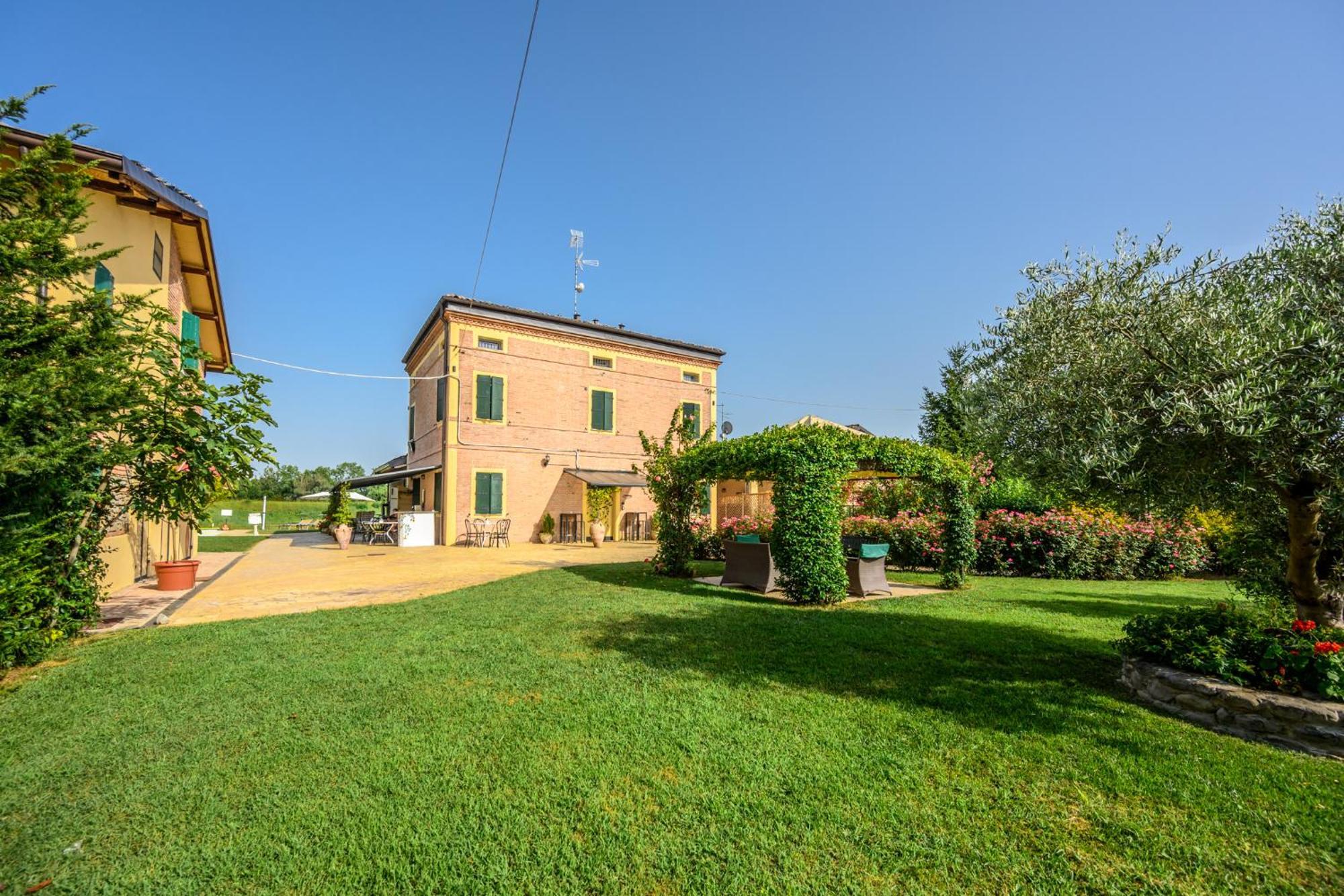 La Casa Di Valeria - Modena Bed & Breakfast エクステリア 写真