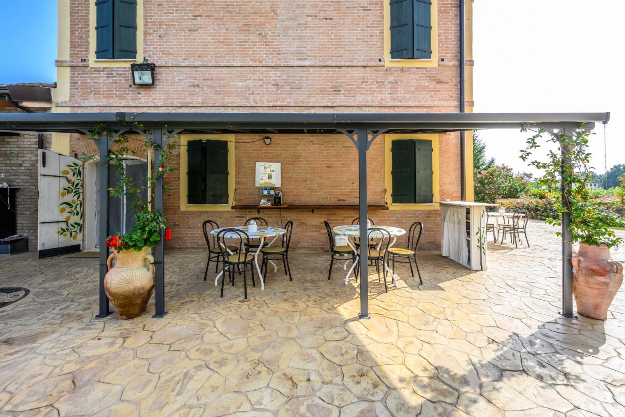 La Casa Di Valeria - Modena Bed & Breakfast エクステリア 写真